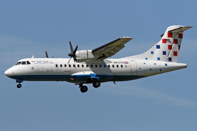 Aerospatiale ATR-42-300 (9A-CTU)