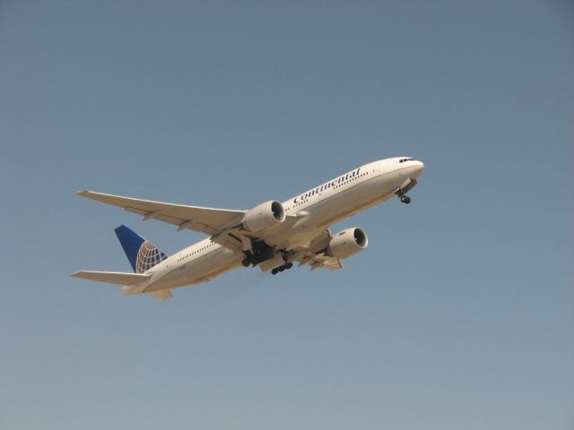 Boeing 777-200 (YOSSISHO)