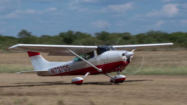 Cessna Skylane (N7370S) - Departing Ranger Municipal 