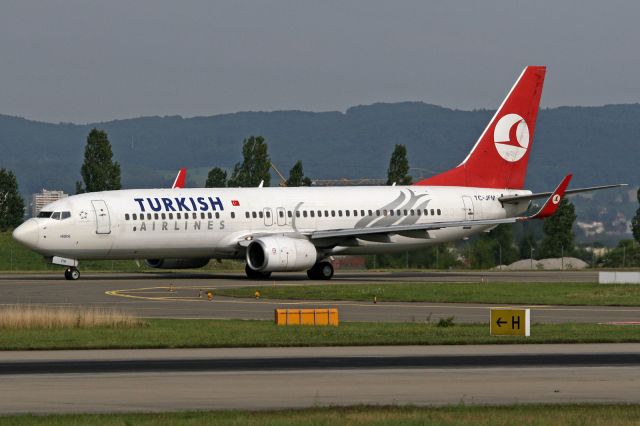 Boeing 737-800 (TC-JFM)
