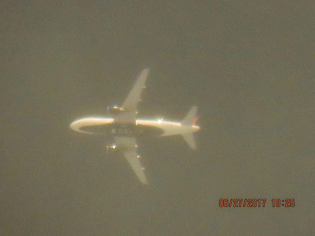 Airbus A319 (N332NB)