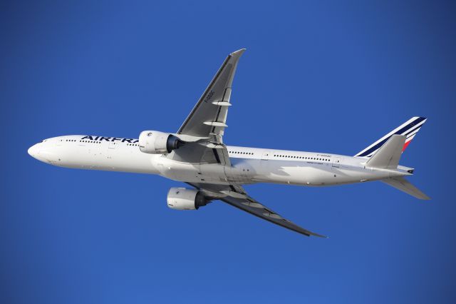BOEING 777-300ER (F-GSQC)