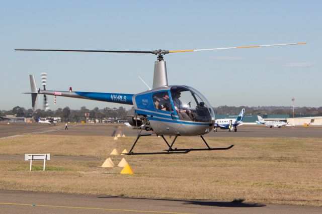 Robinson R-22 (VH-RLS)