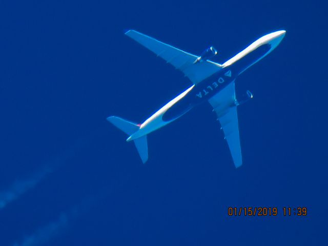 Airbus A330-300 (N831NW)