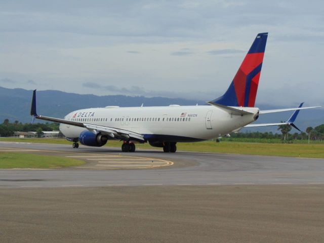 Boeing 737-900 (N881DN)