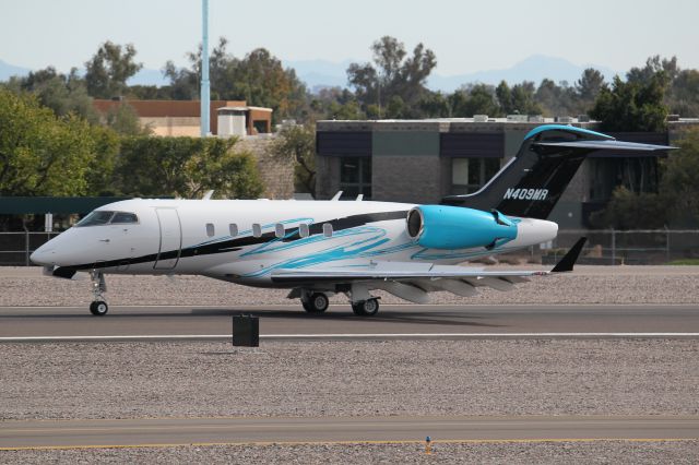 Bombardier Challenger 300 (N409MR)