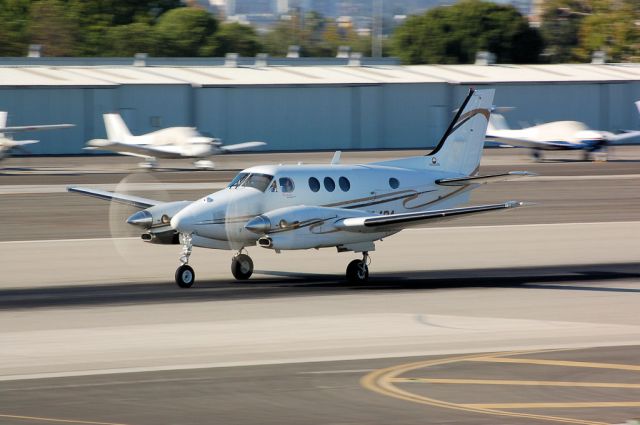 Beechcraft Super King Air 200 (N904PA)