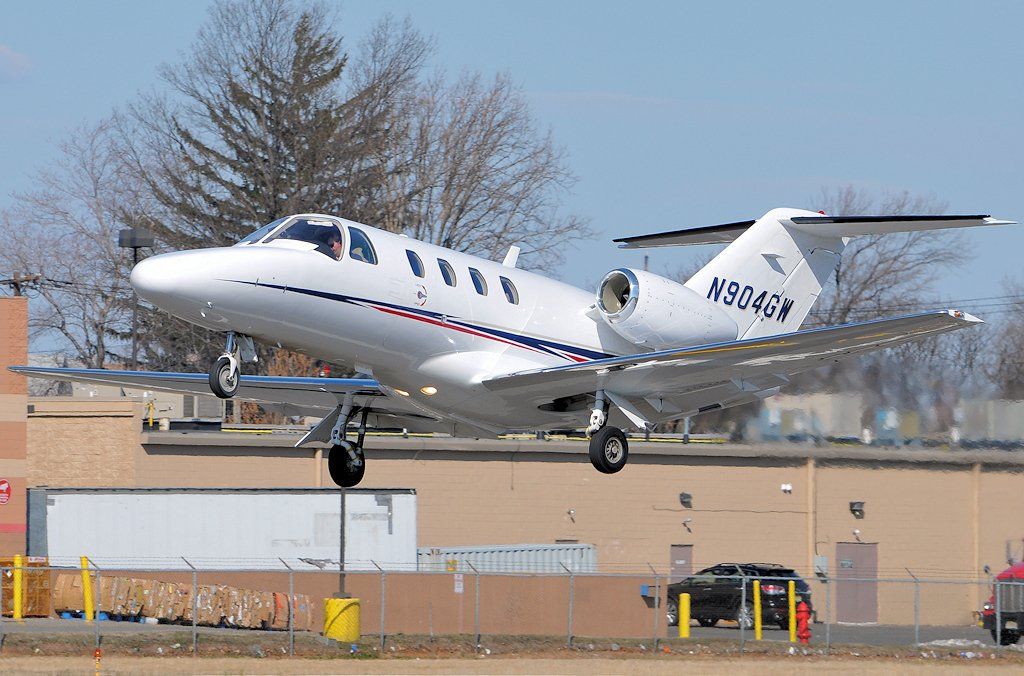 Cessna Citation CJ1 (N904GW) - N904GW takeoff from Linden, NJ.