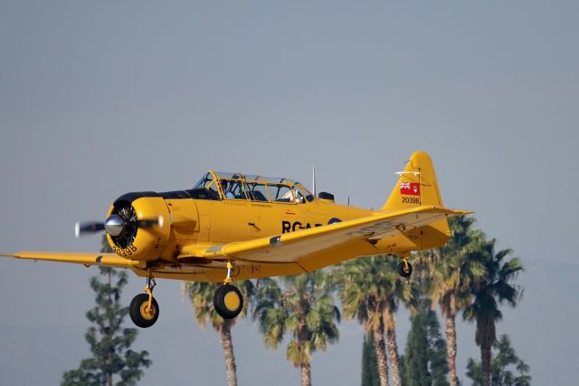 North American T-6 Texan (N77398)