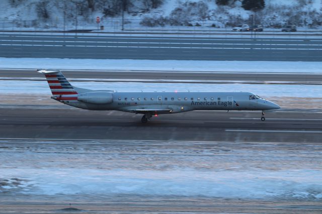 Embraer ERJ-145 (N653AE)