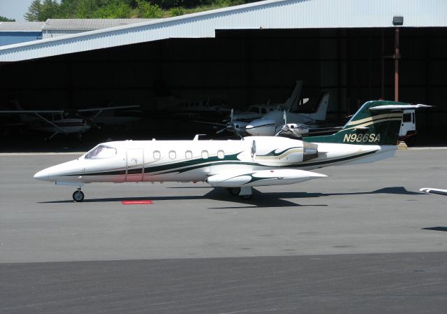 Learjet 35 (N986SA)