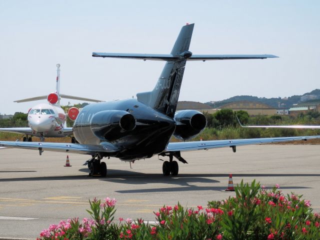 Hawker 800 (EI-JJJ)