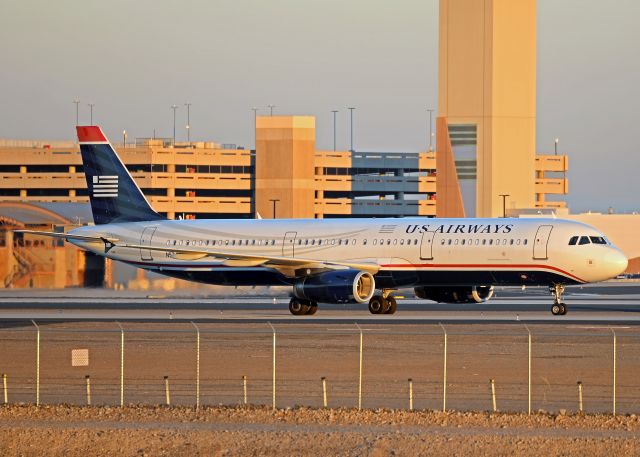 Airbus A321 (N534UW)