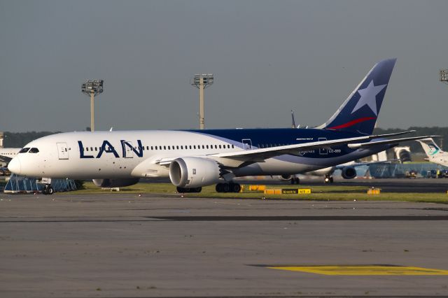 Boeing 787-8 (CC-BBD)