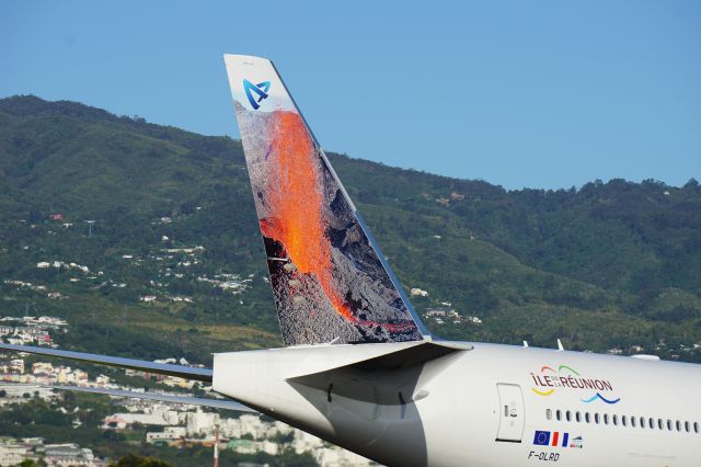 Boeing 707-300 (F-OLRD) - Roland Garros Airport