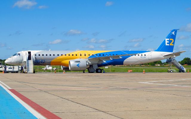 EMBRAER ERJ-190-400 (PR-ZIJ)