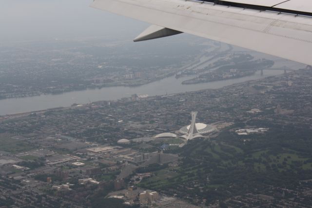— — - Landing in MONTREAL,CYUL