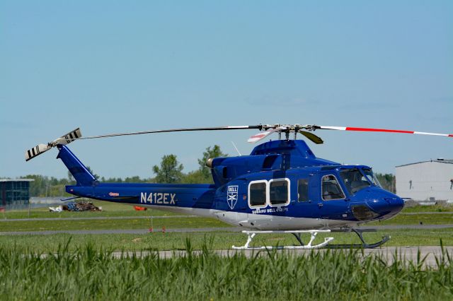 Bell 412 (N412EX) - Visiting CYHU on May 25, 2022