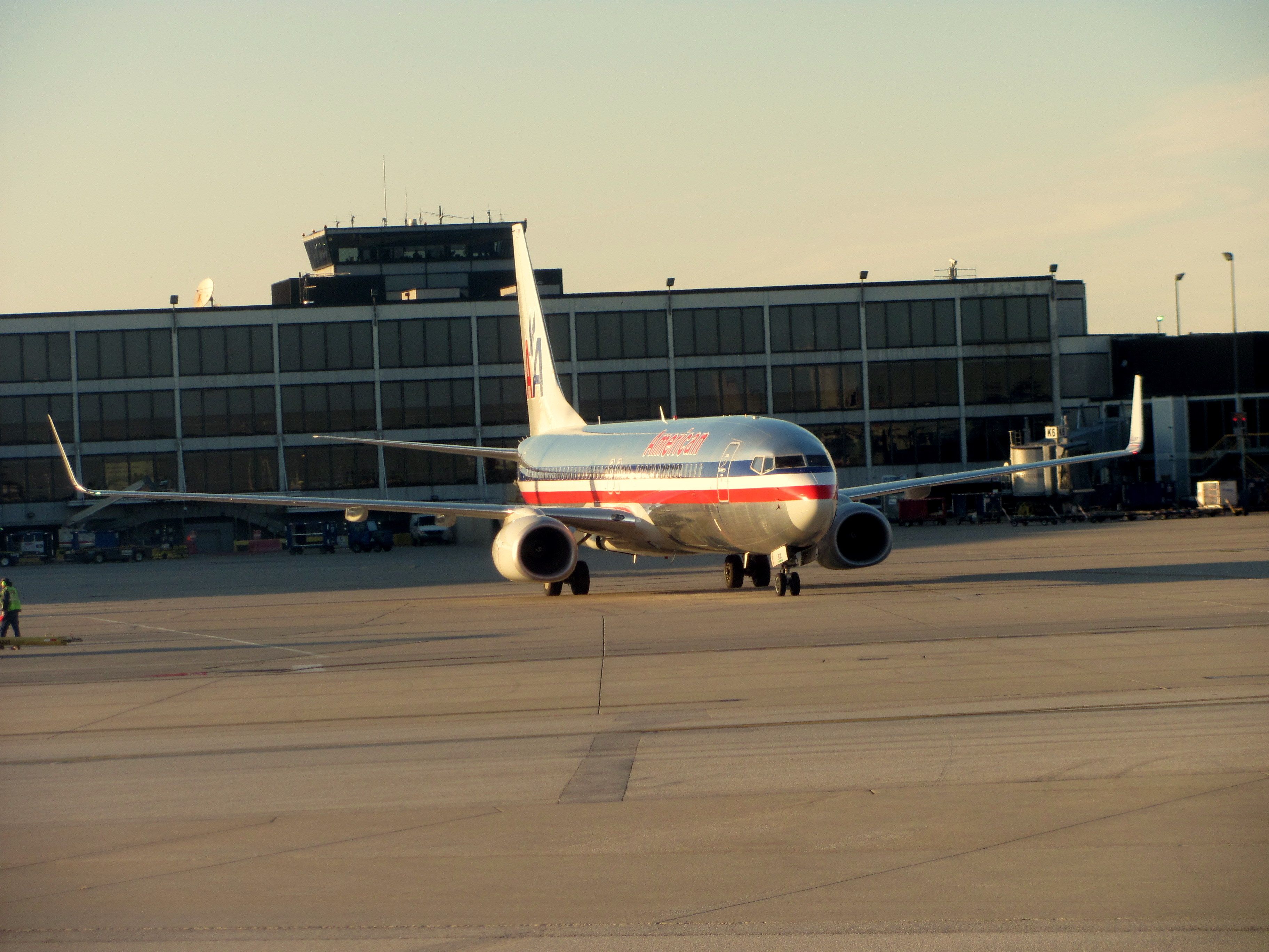 Boeing 737-800 —