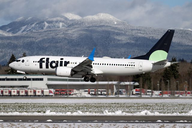 Boeing 737 MAX 8 (C-GFOF)