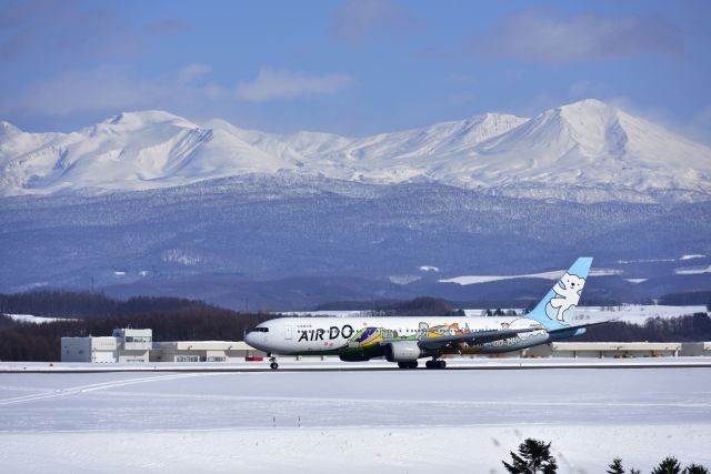 BOEING 767-300 (JA602A)