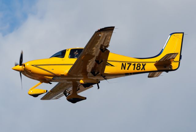 Cirrus SR22 Turbo (N718X)