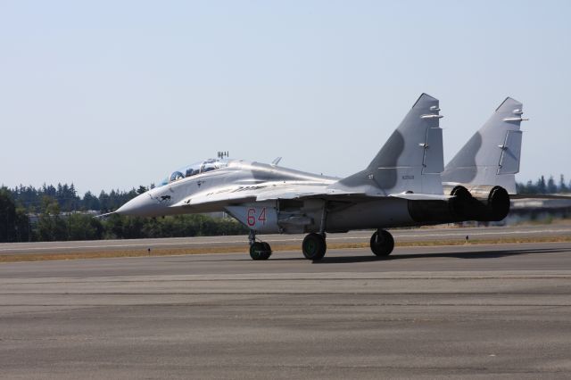 N29UB — - Flying Heritage Collections MIG-29