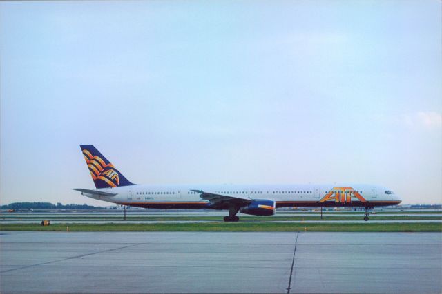 BOEING 757-300 (N561TZ)