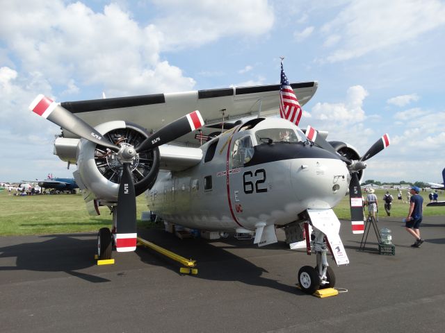 Cessna Skylane (N189G) - Grumman C-1A Trader (G-89)