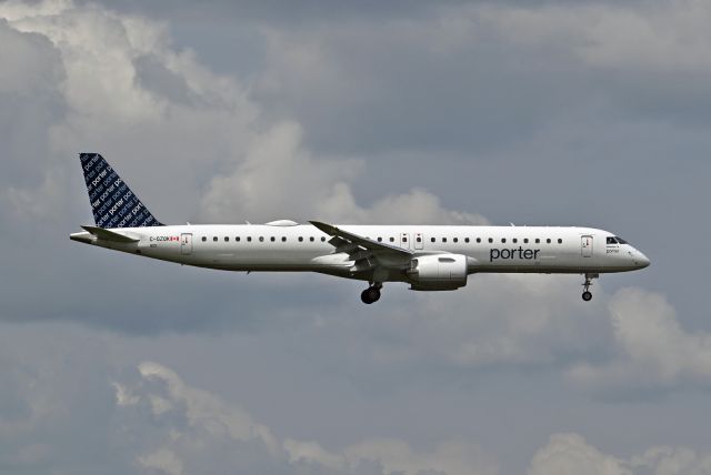 EMBRAER ERJ-190-400 (C-GZQK)