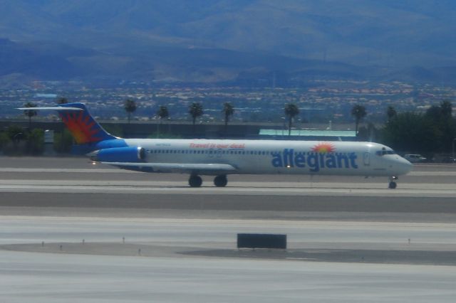 McDonnell Douglas MD-83 (N576GA)