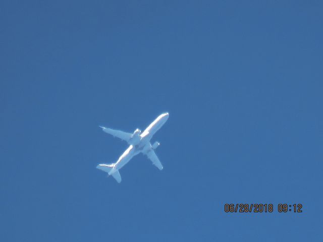 Embraer 175 (N164SY)