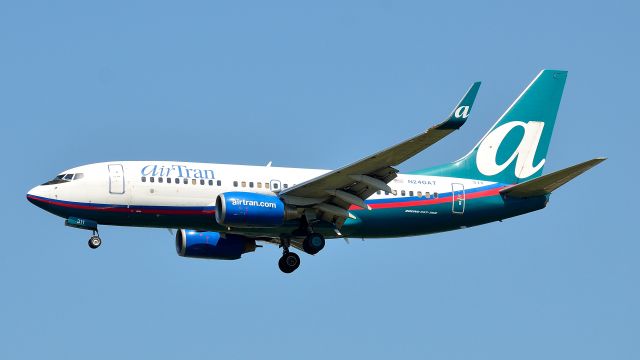 Boeing 737-500 (N240AT)