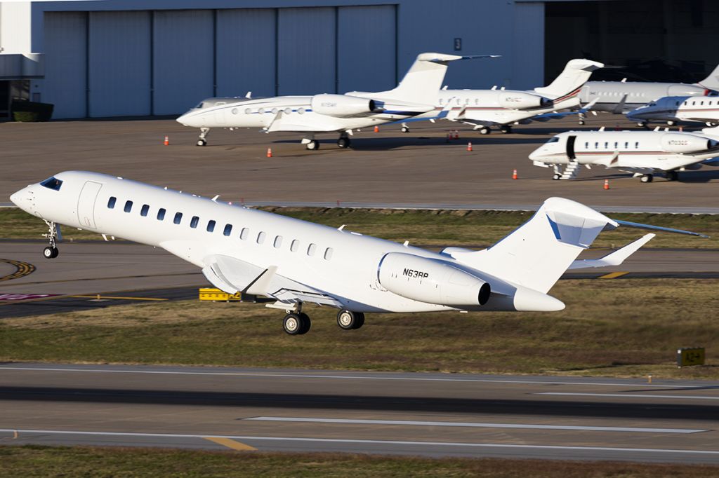 BOMBARDIER BD-700 Global 7500 (N63RP)