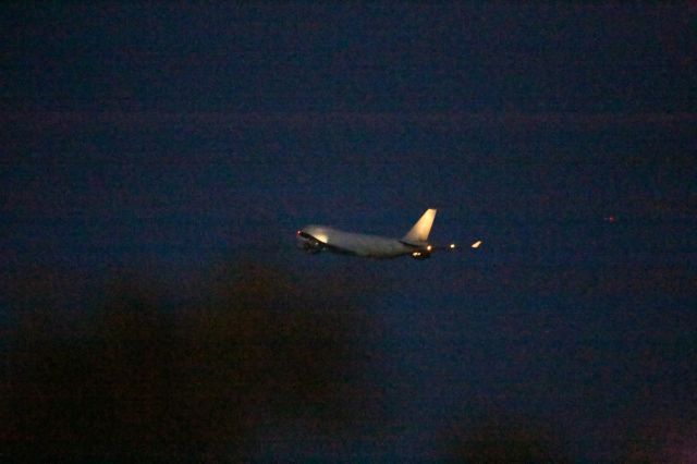 Boeing 747-400 (N407KZ)