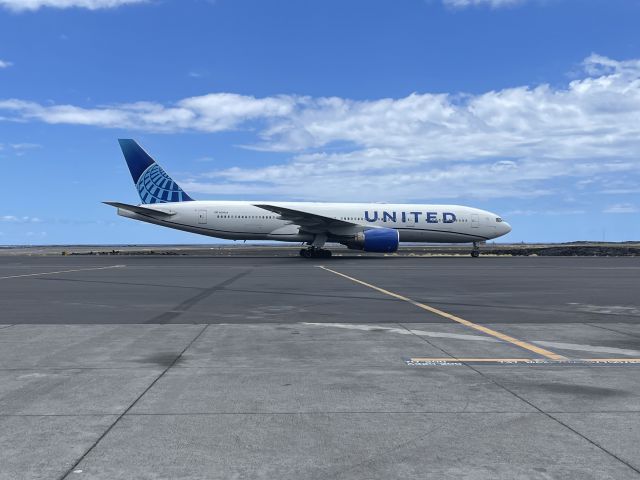 Boeing 777-200 (N214UA) - I deplaned my own aircraft and took this photo while walking to the terminal.