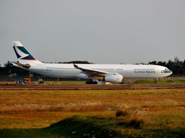 Airbus A330-300 (B-HLD)