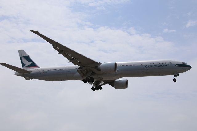 BOEING 777-300ER (B-KPJ)