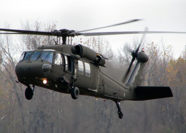 Sikorsky S-70 (8826062) - Landing at Downtown Shreveport.