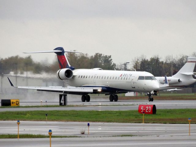 Canadair Regional Jet CRJ-700 (N608SK)