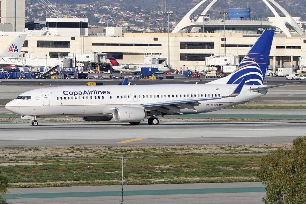 Boeing 737-800 (HP-1827CMP) - Taxiing after landing.