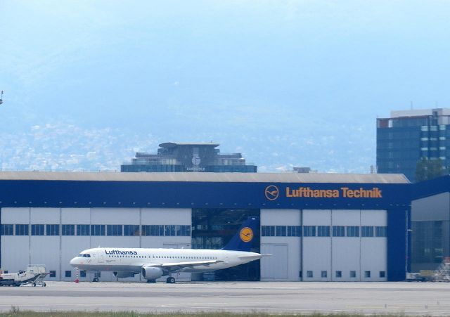 Airbus A320 (D-AIPM) - Taken from a taxiing aircraft.  Lufthansa has a major maintenance facility at Sofia International Airport.