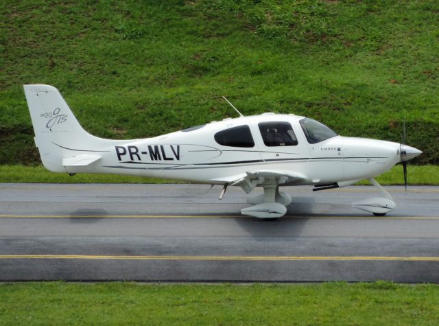 Cirrus SR-22 (PR-MLV)