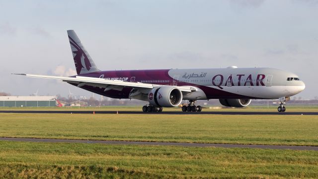 BOEING 777-300 (A7-BEB) - Fifa world cup 2022 colors.