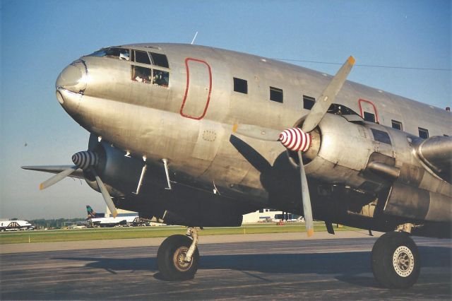 CURTISS Commando (N1663M)