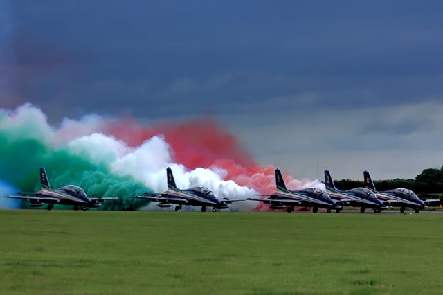 — — - Italian Airforce Display Team starting off in style!