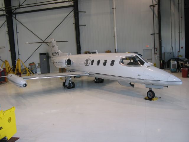 Learjet 25 (N203VS)