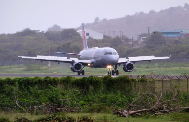 Airbus A320 (N605JB)