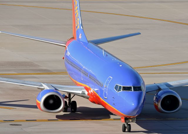 BOEING 737-300 (N390SW)