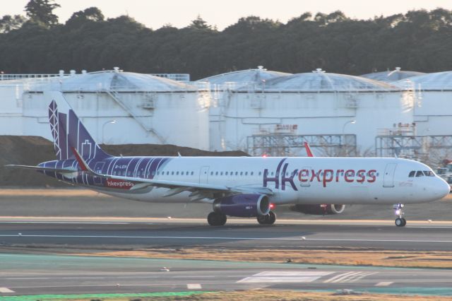 Airbus A321 (B-LEH)